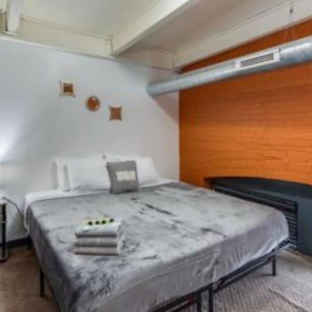 Centric Modern Loft W/ King Beds Rochester Exterior foto