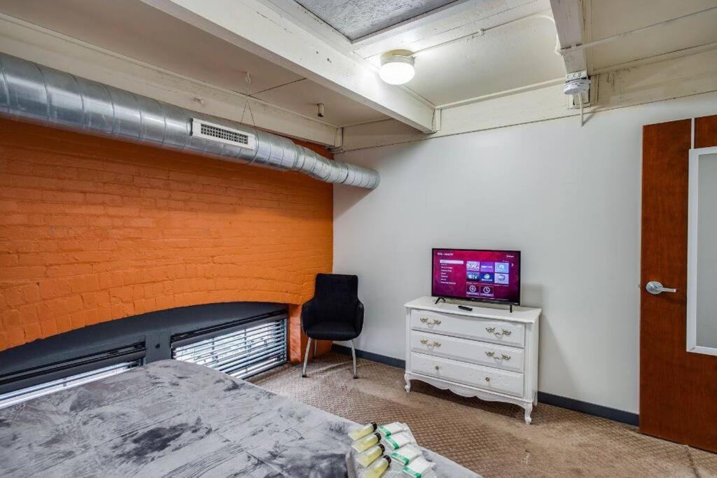 Centric Modern Loft W/ King Beds Rochester Exterior foto