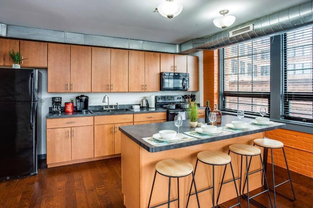 Centric Modern Loft W/ King Beds Rochester Exterior foto