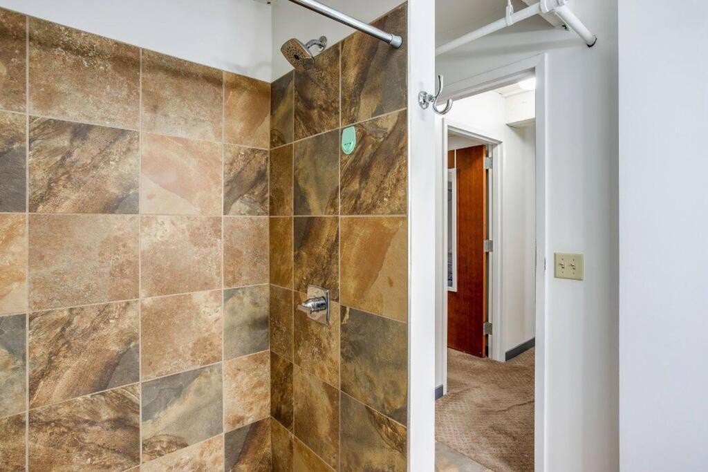 Centric Modern Loft W/ King Beds Rochester Exterior foto