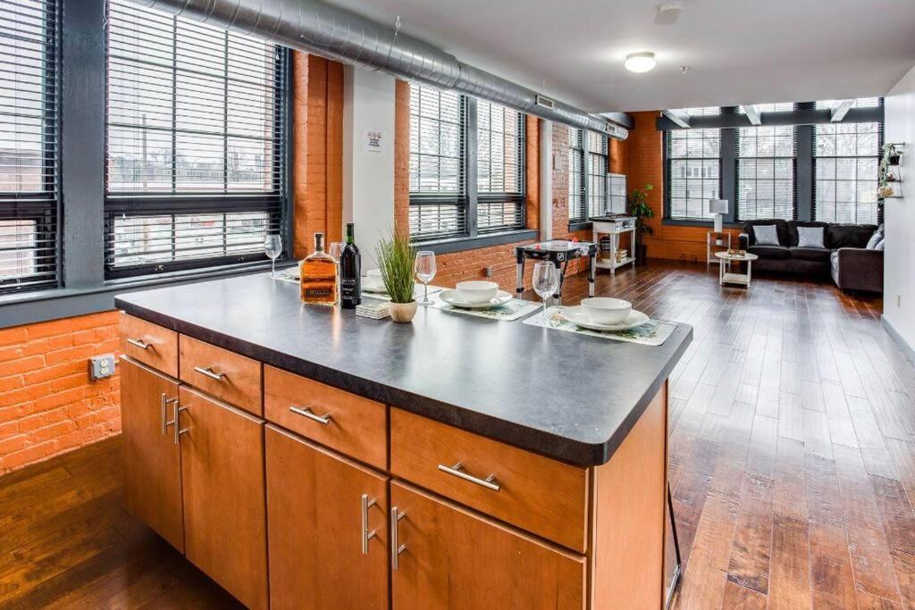 Centric Modern Loft W/ King Beds Rochester Exterior foto