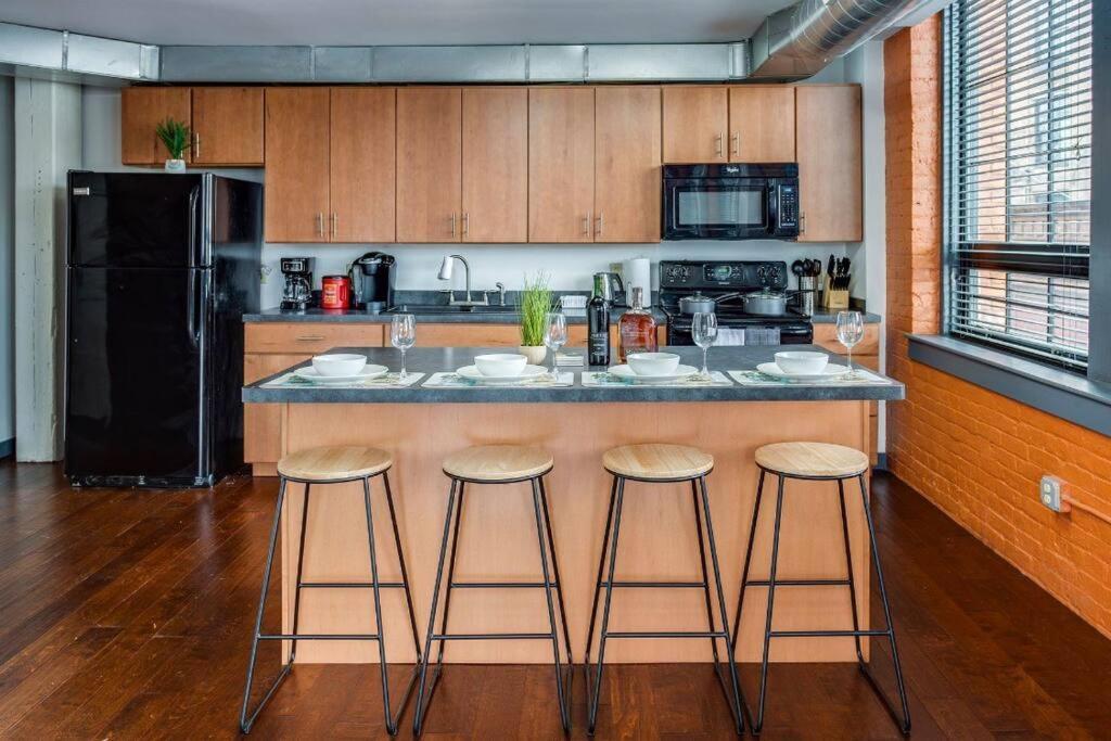 Centric Modern Loft W/ King Beds Rochester Exterior foto